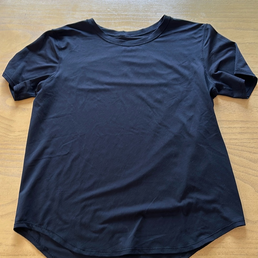 Lululemon tee